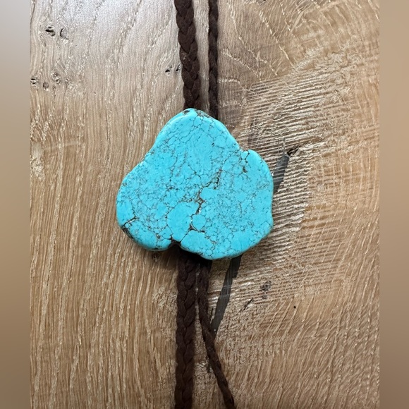 Turquoise stone bolo tie - Picture 4 of 6
